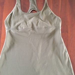 Lululemon yoga top-